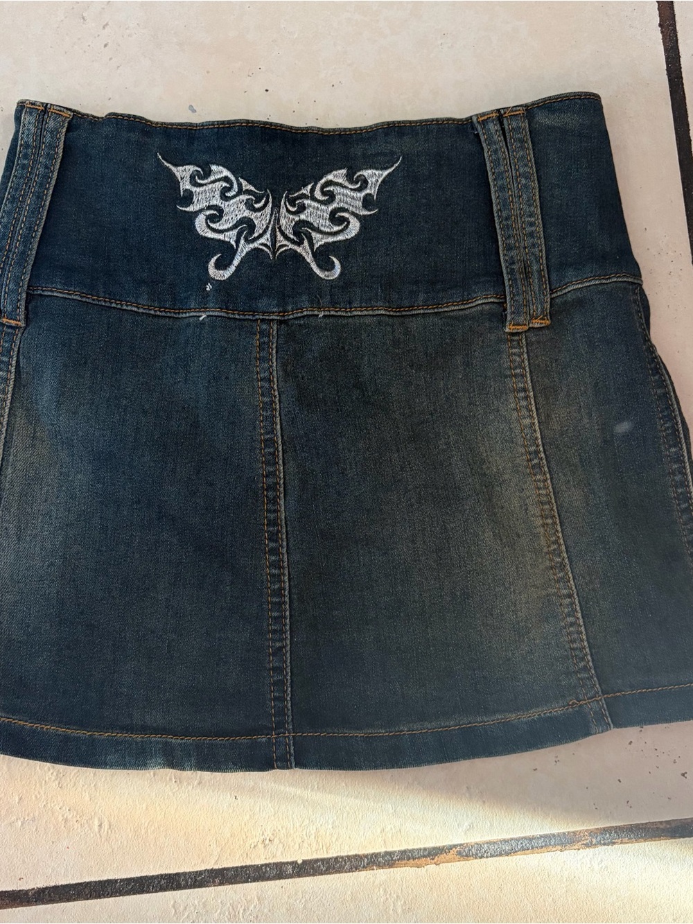 I am gia demin skirt - Picture 2 of 3